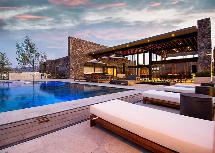 Exclusive Luxury Home With Rooftop Jacuzzi
