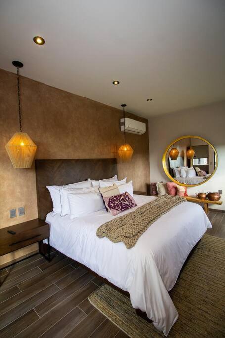 Exclusive Luxury With Rooftop Jacuzzi Holiday home *