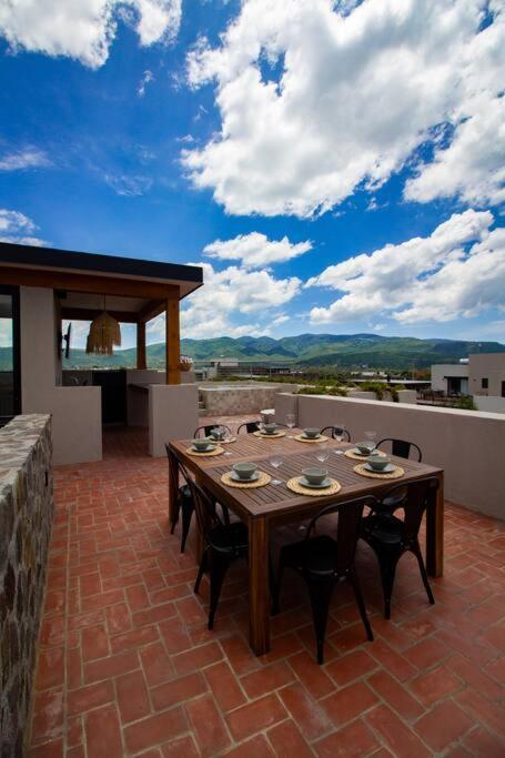 Exclusive Luxury With Rooftop Jacuzzi Holiday home