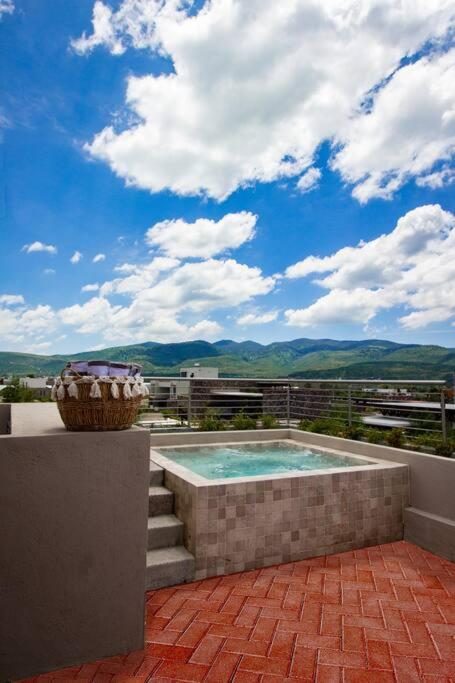 Exclusive Luxury With Rooftop Jacuzzi Holiday home *