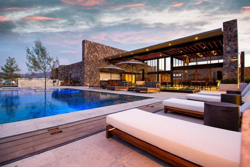 Exclusive Luxury With Rooftop Jacuzzi Holiday home *